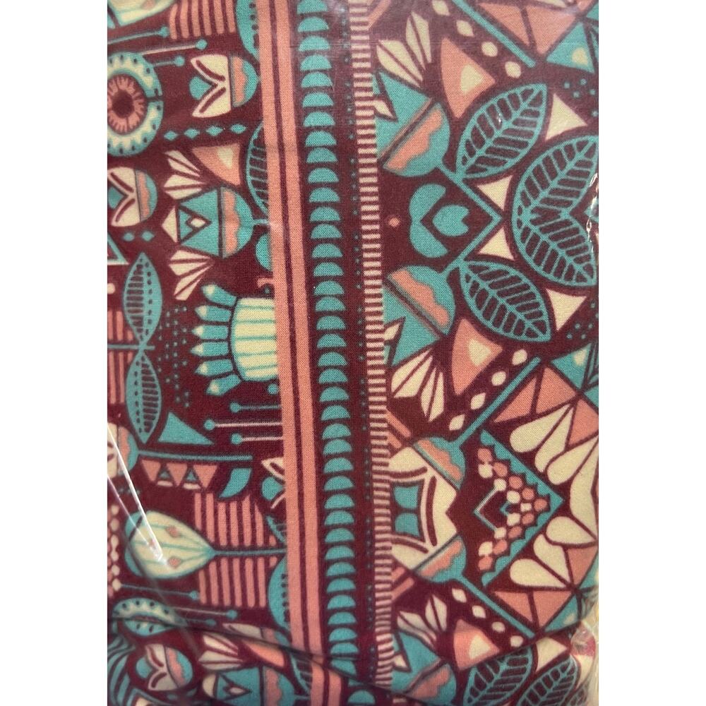 TC LuLaRoe leggings. Fits‎ sizes 10/12-18/20